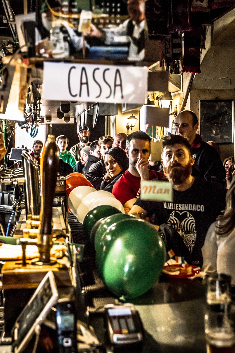 I publican arrivati da tutto il Nord Italia, al bancone de La Belle Alliance, ascoltano l'apertura della St. Patrick's Week 2018